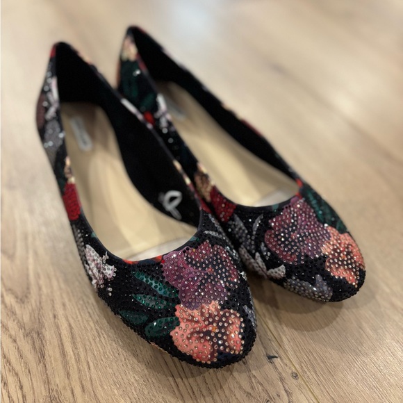 Alex Marie Bevier Elegant Rhinestone Floral Low Block Heel Shoes 10 - Picture 2 of 9